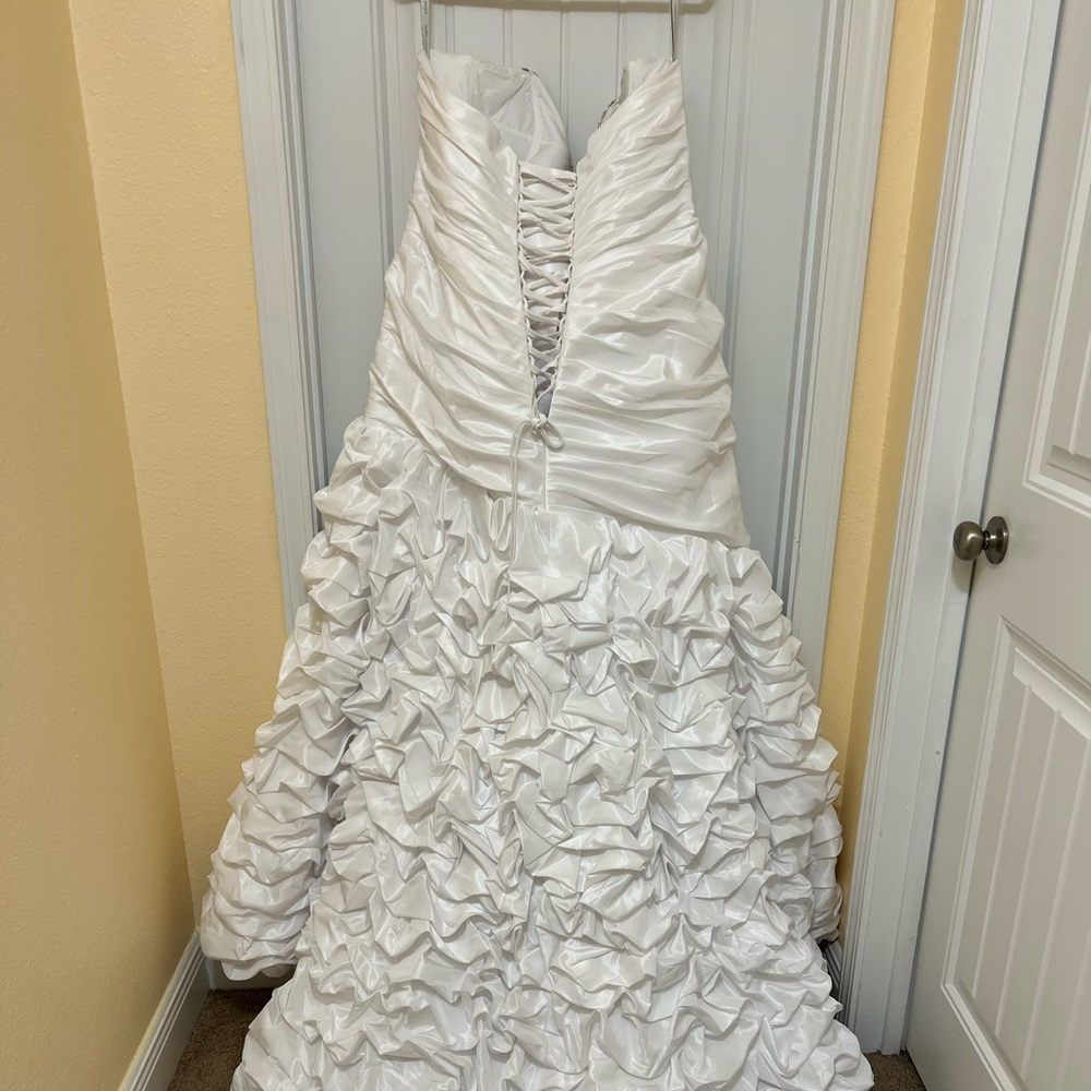 Alfred Angelo style 2117 wedding dress